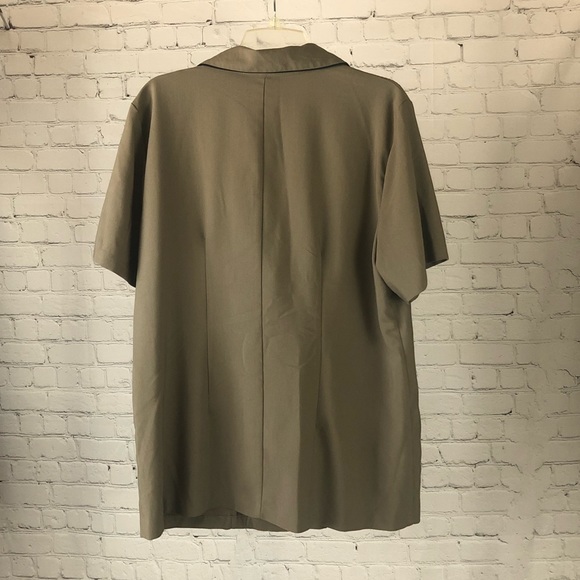 Vintage Made in the USA Vany New York double breasted olive blazer. Size 16W - Picture 2 of 12